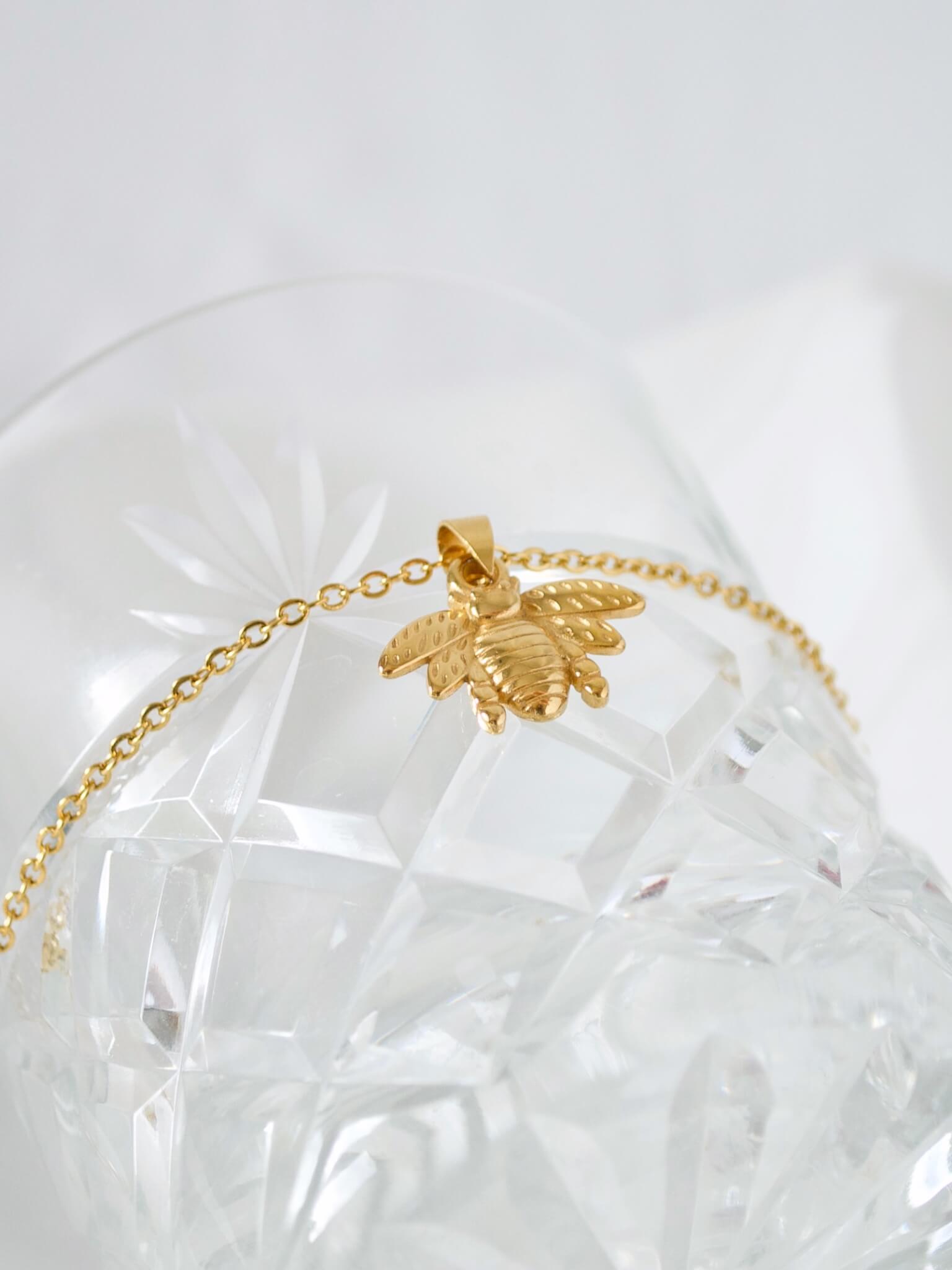 THE WINGED BUMBLEBEE PENDANT NECKLACE, GOLD