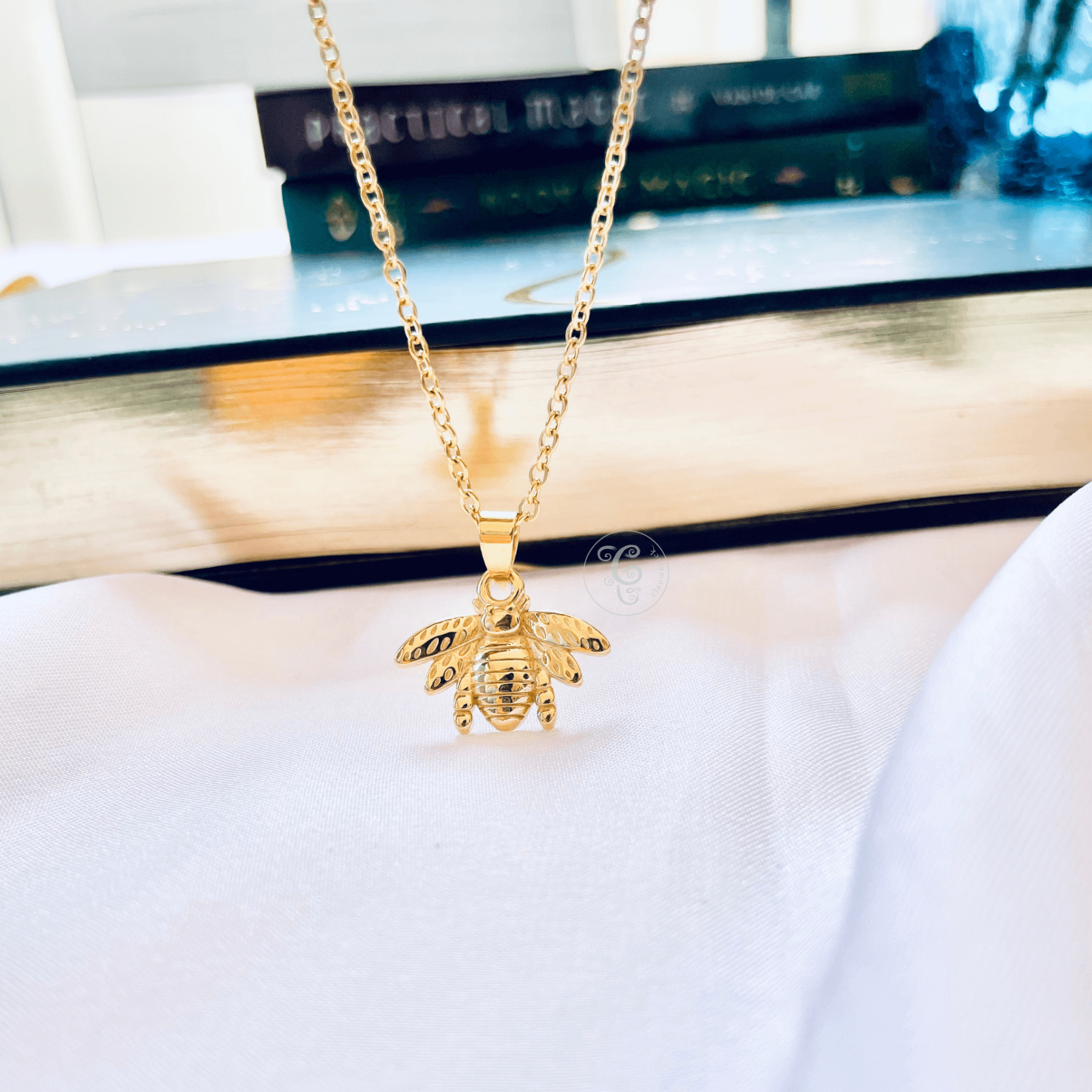 THE WINGED BUMBLEBEE PENDANT NECKLACE, GOLD